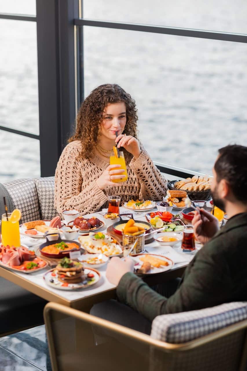 Turks ontbijten met vrienden of familie