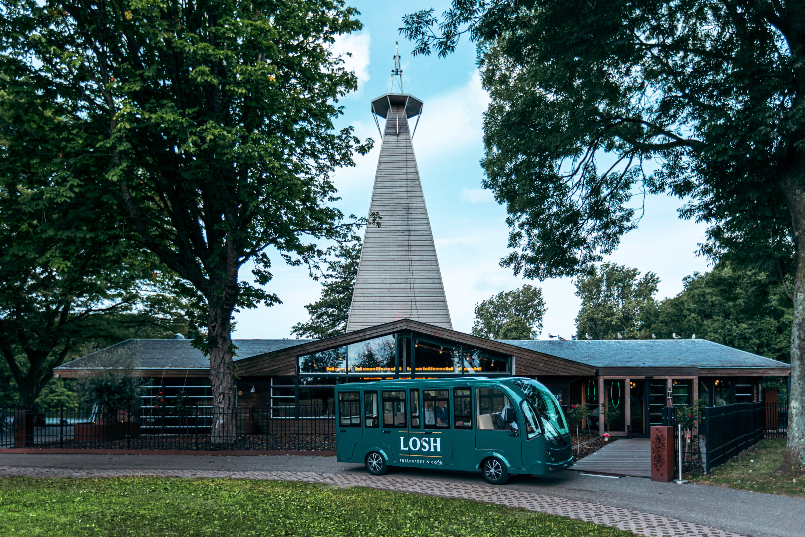 CAM21472